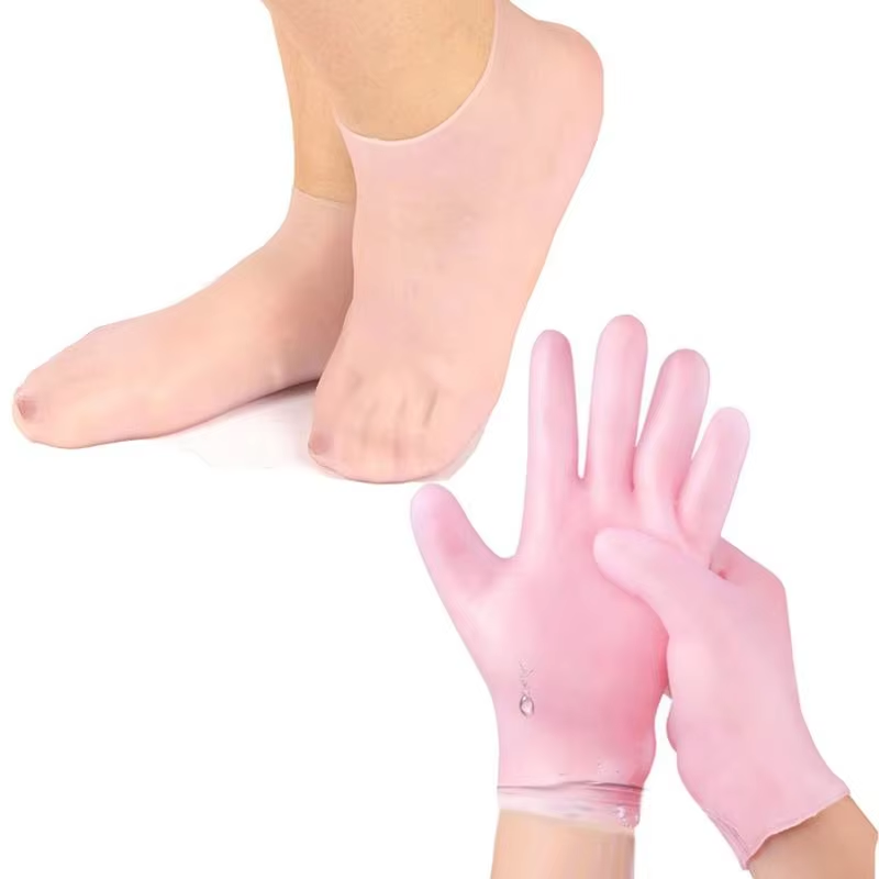 Foot Spa - ถุงเท้าซิลิโคนดูแลเท้า 1 คู่ และถุงมือเจลสปาแบบใช้ซ้ำได้ บำรุงความชุ่มชื้น ป้องกันส้นเท้าแตก
